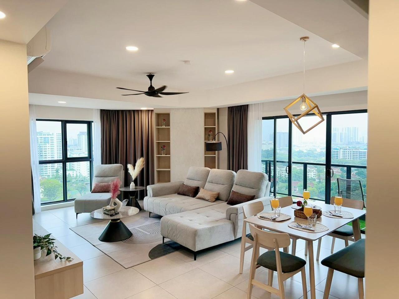 Pangsapuri The Atrium At Jalan Ampang By Okbnb - Luxury 3 Bedroom Family With Balcony, 3 Mins To Klcc *