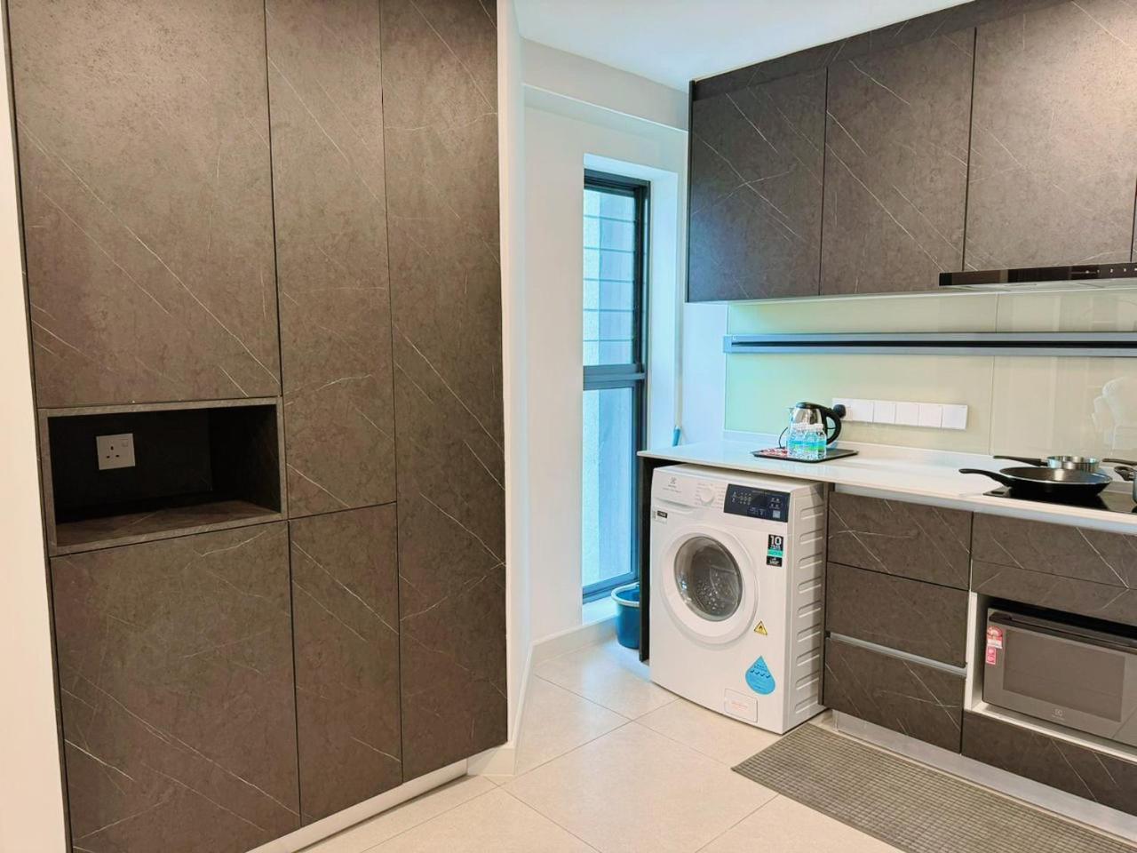 The Atrium At Jalan Ampang By Okbnb - Luxury 3 Bedroom Family With Balcony, 3 Mins To Klcc Apartment *